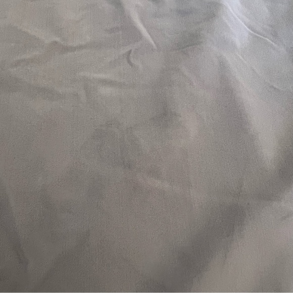 Lululemon tank top with cute mesh details, size 6 - Picture 3 of 5